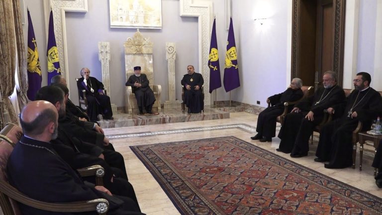 Դատարանը փոխեց Ամենայն հայոց կաթողիկոսի եղբոր և եղբորորդու նկատմամբ կիրառված խափանման միջոցը