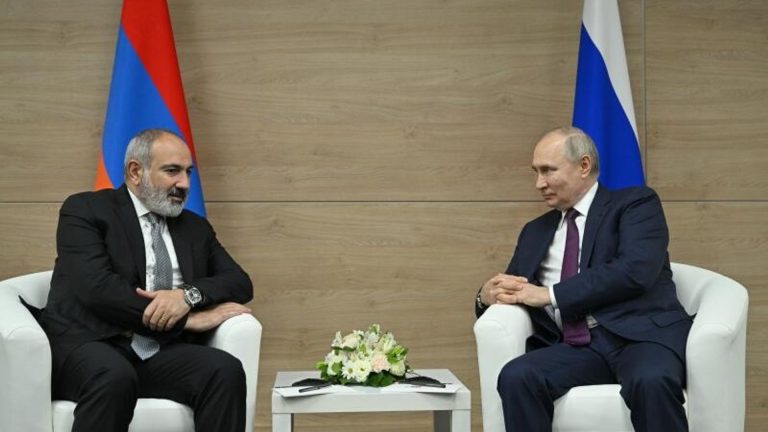 ՌԴ և ՀՀ վարչապետները հեռախոսով զրուցել են